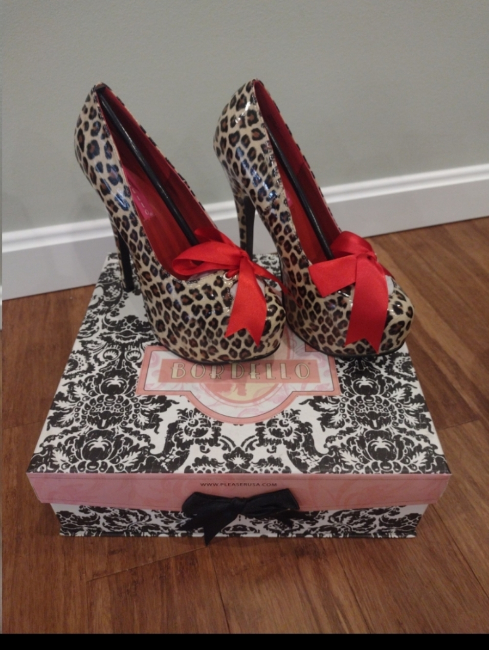 Bordello Brand Leopard Print Platform Pumps with Red Bow Size 6 BNIB